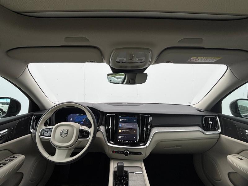VOLVO V60 B4 197ch Ultra Style Dark DCT 7
