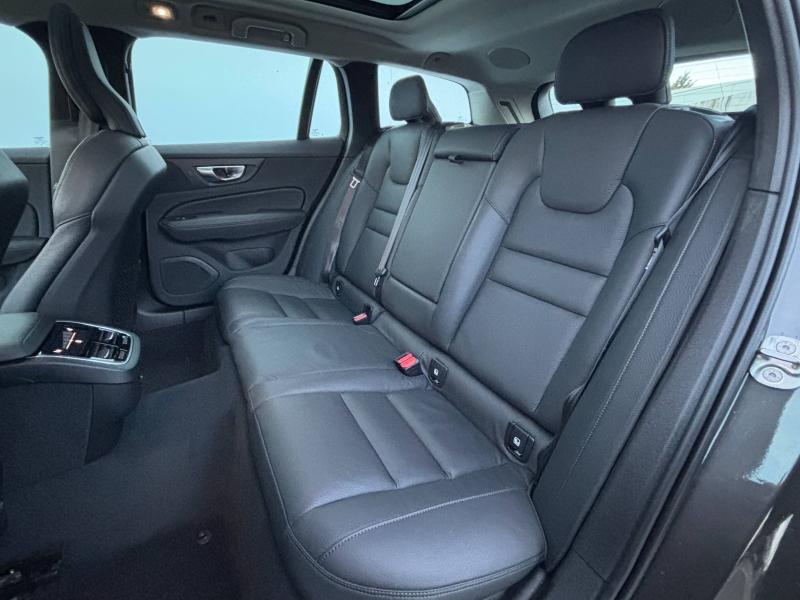 VOLVO V60 B4 197ch Ultra Style Dark DCT 7