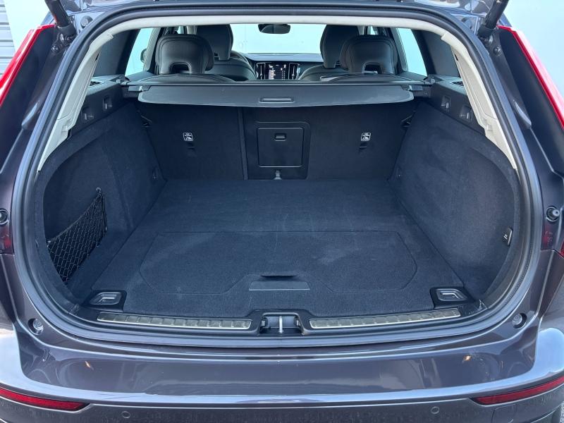 VOLVO V60 B4 197ch Ultra Style Dark DCT 7