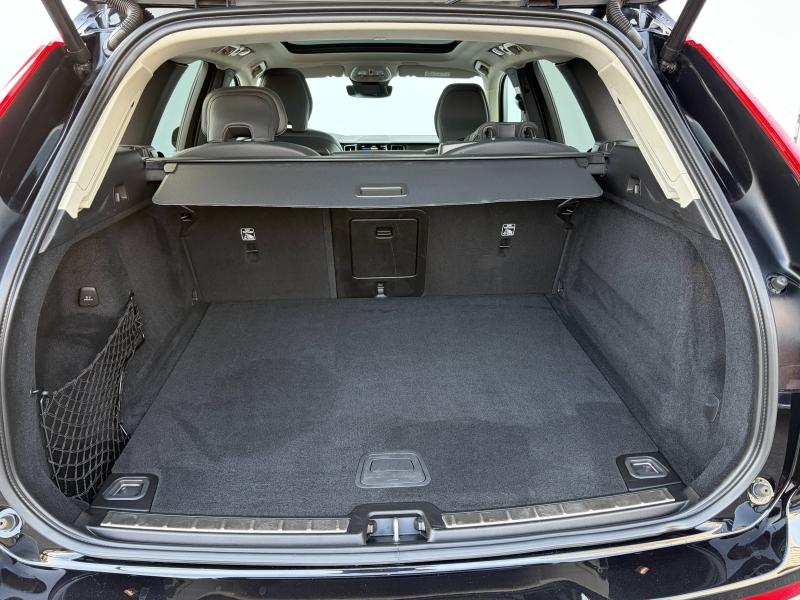 VOLVO XC60 B4 197ch Plus Style Dark Geartronic
